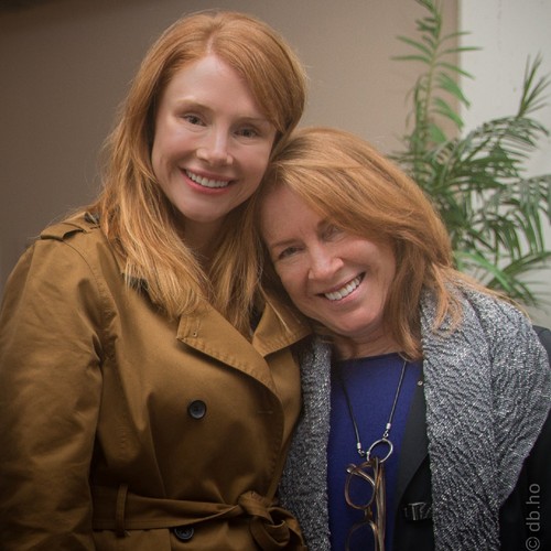 Novas fotos de Bryce Dallas Howard no screening privado de 'Broken