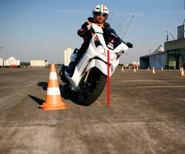 Como entender a frenagem de motocicletas 17511028_c3129