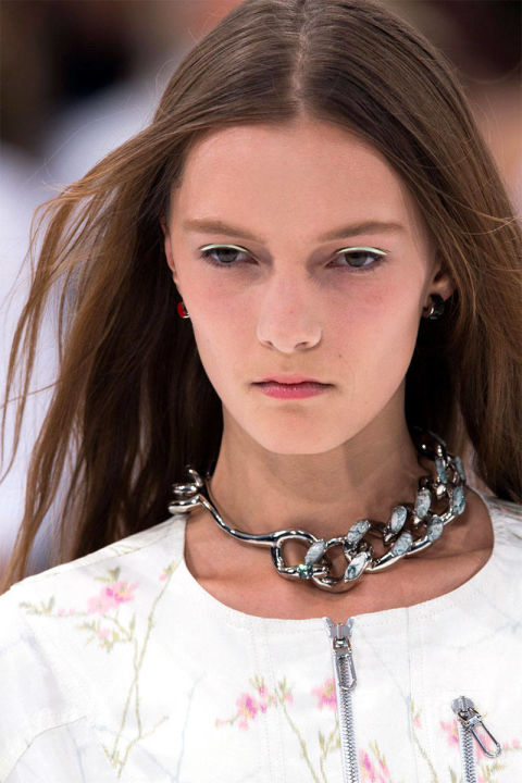 54bc308bd850d_-_z-trends-2014-accessories-chokers-03-dior-clpa-rs15-3060-lg