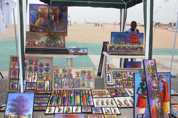 Feira de Artesanato Urbano SAPO Viajar Angola Armario Que Plancha La Ropa ~ Feira de Artesanato Urbano SAPO Viajar Angola